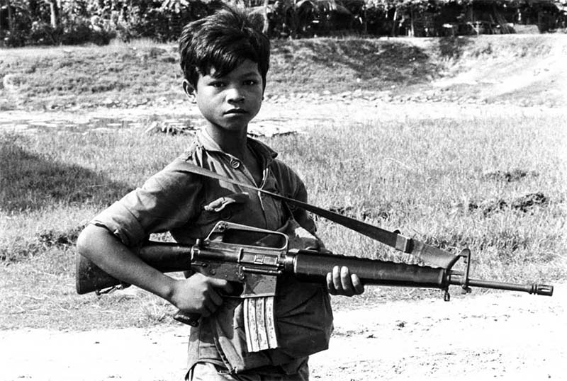 Pol Pot-ragazzo soldato-4-800x400