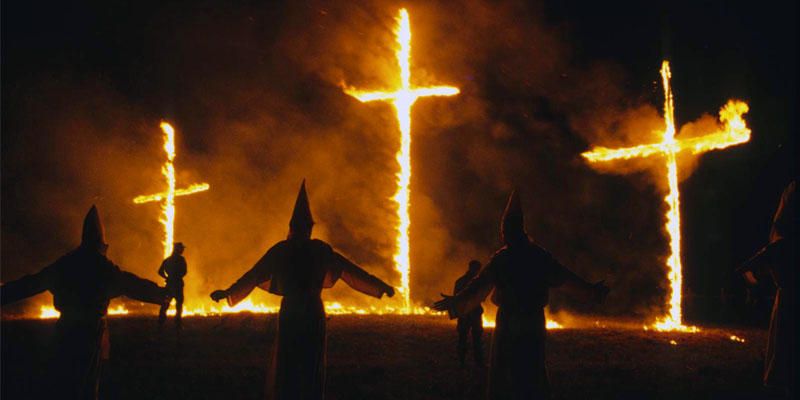 Ku Klux Klan-ultimo ingente movimento razzista americano 1-800x400